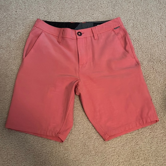 Volcom boys shorts - Picture 1 of 3
